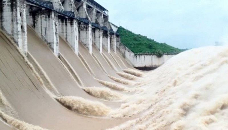 farakka barrage opens which is risky for 7 Districts